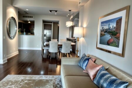 Furnished Apartment in LA - Short Term Rentals with Pool Access