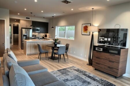 Bright Furnished Apartment in LA - Short Term Rentals