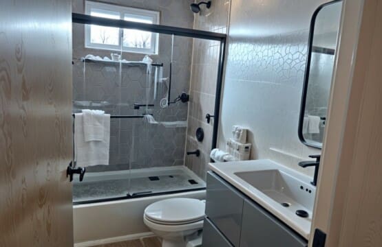 Convenient Furnished Apartment in LA - Short Term Rentals