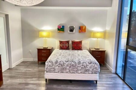 Bright Furnished Apartment in LA - Short Term Rentals